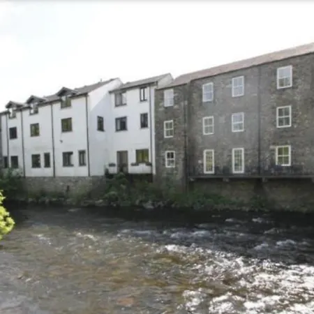 Greta Side Court 2 Bed Flat Apartamento